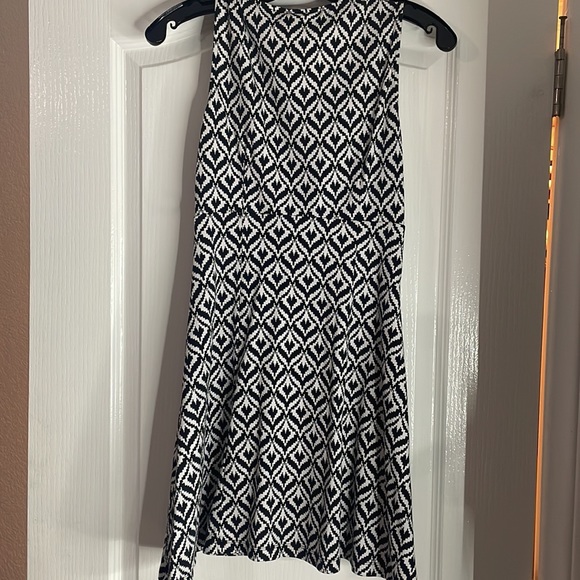 New York & Co. Dress with pockets - Picture 5 of 10